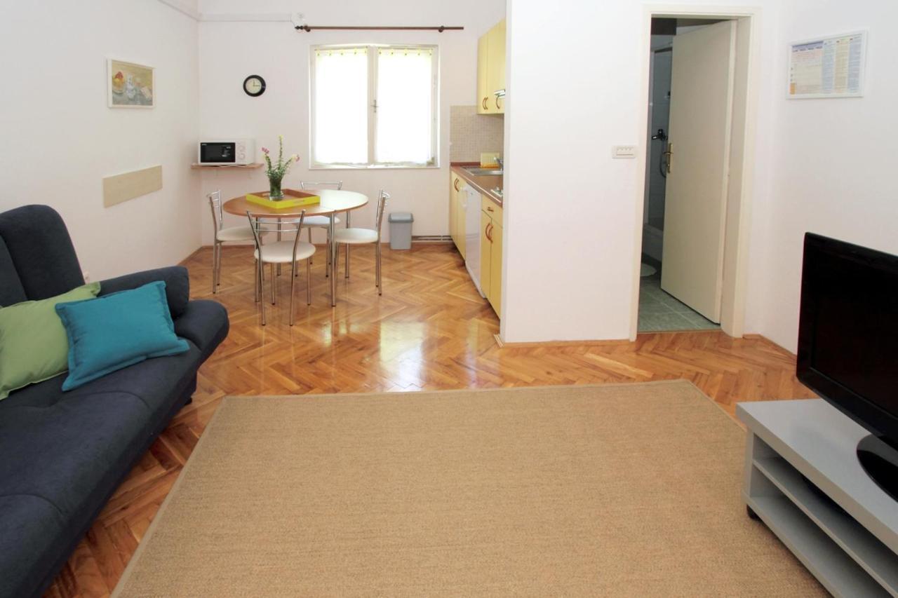 Apartments By The Sea Trogir - 11895 Zewnętrze zdjęcie